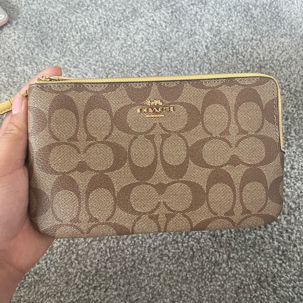 NWT Coach Wristlet